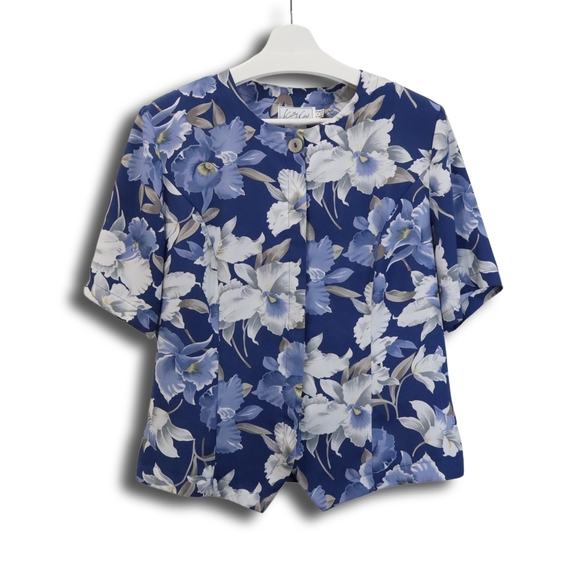 Kathey Che Tops - Floral Blue and White Blouse Kathy Che Vintage Design Button